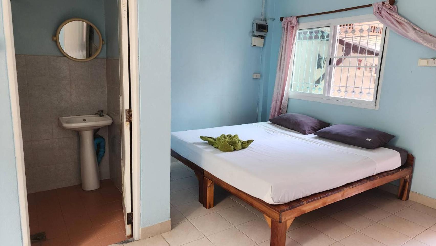Sarin Guesthouse สาริน Ko Tao Esterno foto