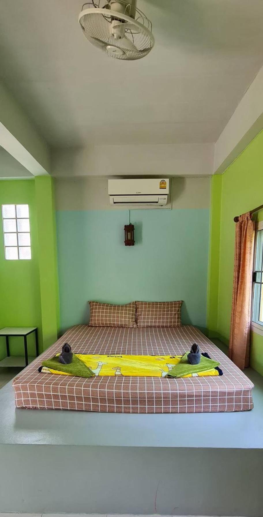 Sarin Guesthouse สาริน Ko Tao Esterno foto